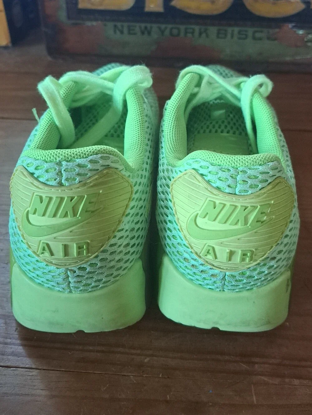 Nike WMNS Air Max 90 Ultra BR Sneakers Women's 7.5 Ghost/Electric Green 725061